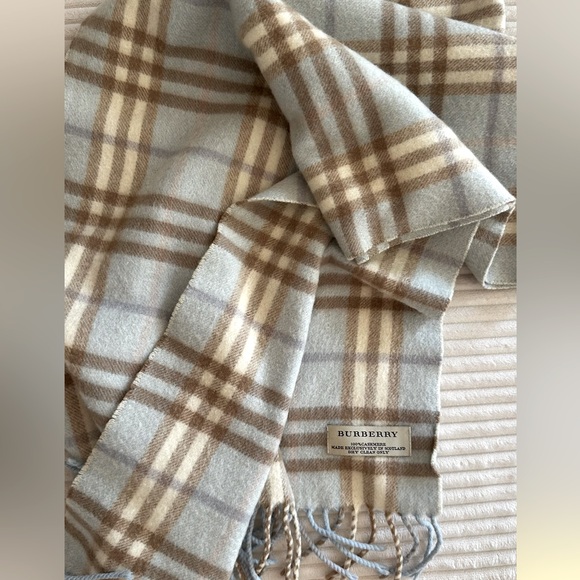 Burberry Cashmere Scarf - Picture 1 of 4